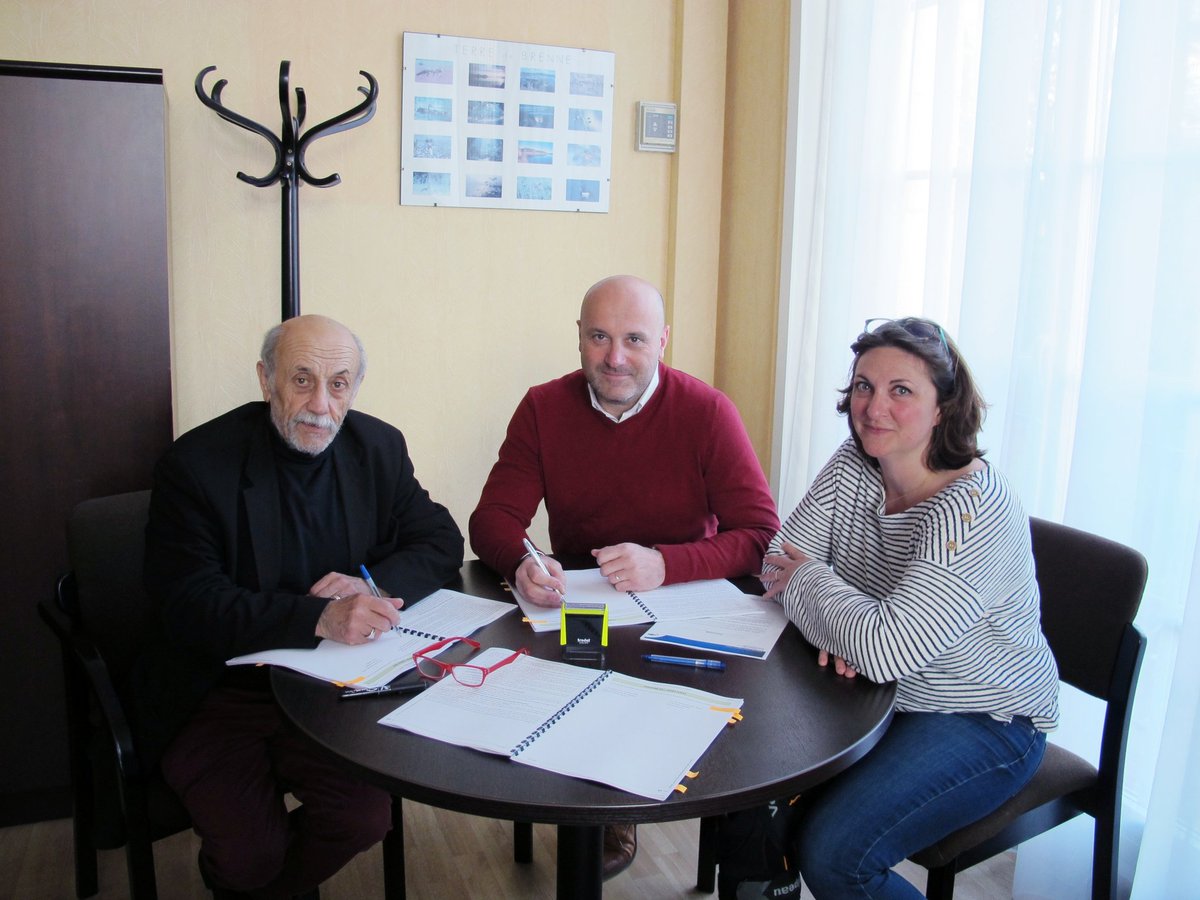Cl_marchand's tweet photo. Bravo à l'équipe ANC de notre Direction de Territoire Centre Loire @GroupeSaur pour le contrat de concession remporté auprès du Syndicat Mixte de Gestion d'Assainissement Autonome de l'Indre, à compter du 1er janvier 2021, c'est 30 000 fosses qui seront contrôlées sur 12 ans. https://t.co/TkEvoqCFVj