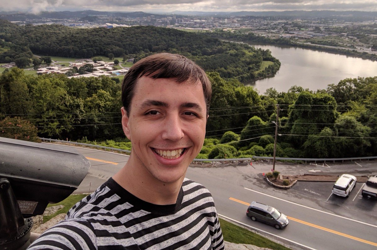 LSUphysastro's tweet image. Dima Vaido named @NSFGRFP Honorable Mention! Vaido, a Minsk, a Belarus native, is a member of @APSphysics @ACAxtal @SPSNational-LSU Chapter, #SigmaPiSigma. @lsuscience #GeauxScience bit.ly/2VcRTTv