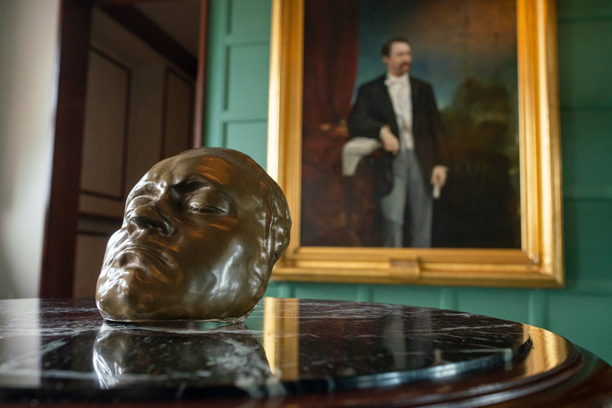 This life mask of Beethoven, which originally belonged to CSO founder Theodore Thomas, now resides in the Rosenthal Archives. Cast in bronze from an original mold made in 1812, it is considered the most accurate likeness of Beethoven during his lifetime. Photos by <a href="/toddrphoto/">Todd Rosenberg</a>