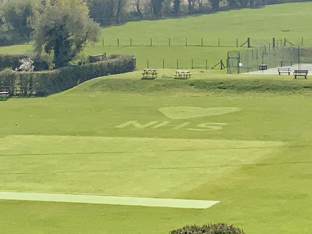 WICC_Cricket's tweet photo. West Ilsley CC supporting the NHS #NHSheroes #NHS #NHSThankYou #StayHomeSaveLives #STAYATHOME #Cricket #COVIDー19 https://t.co/p7j7jGqCkX