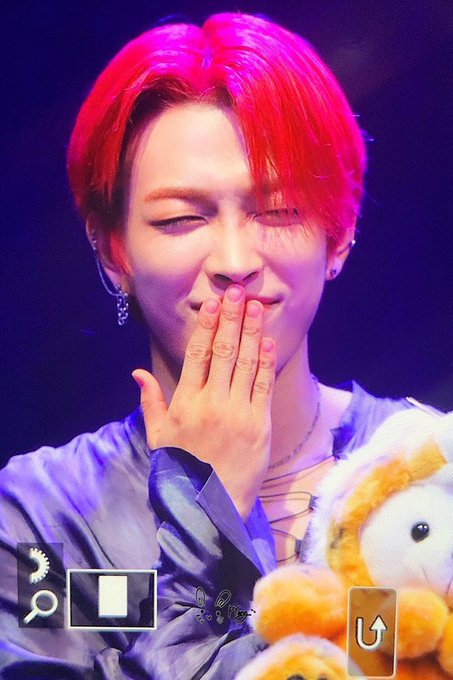 Bonus 3: Hongjoong doing San's pose #HONGJOONG  #KimHongjoong  #김홍중  #홍중  @ATEEZofficial  #ATEEZ  #에이티즈