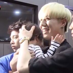 yugyeom and minghao with kids are so cute 