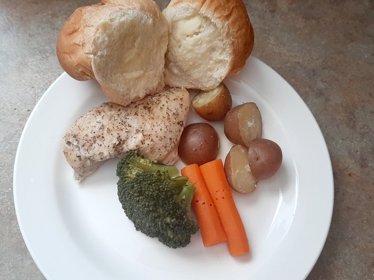 newbury_andrea's tweet photo. Keeping it simple today.  #isolationgrub #nlpoli #covid19nfld https://t.co/953NRIc4Cu
