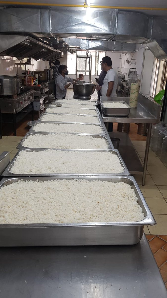 RaghavChadhaOfc's tweet photo. We are elated to announce that kitchens of Fat Lulus, Patiala Tigers &amp; sukumama in collaboration with the NGO-Citizens for Effective Governance(@CEG_India) are helping us by providing food to 500 people in Rajinder Nagar.
This distribution will be increased to reach 1000 people. https://t.co/SFsVv12To5