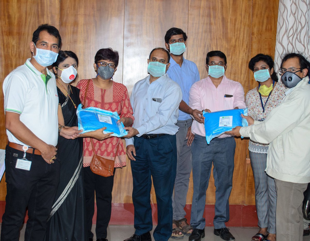 vikramkirloskar's tweet photo. Continuing our #COVID19 relief support, @Toyota_India today focused on ensuring the safety and mobility for the healthcare workers who are our frontline heroes. We gave 1000 Hazmat suits to the Bangalore Medical College and Research Institute (BMCRI). (1/2) https://t.co/DV83NlFWIK
