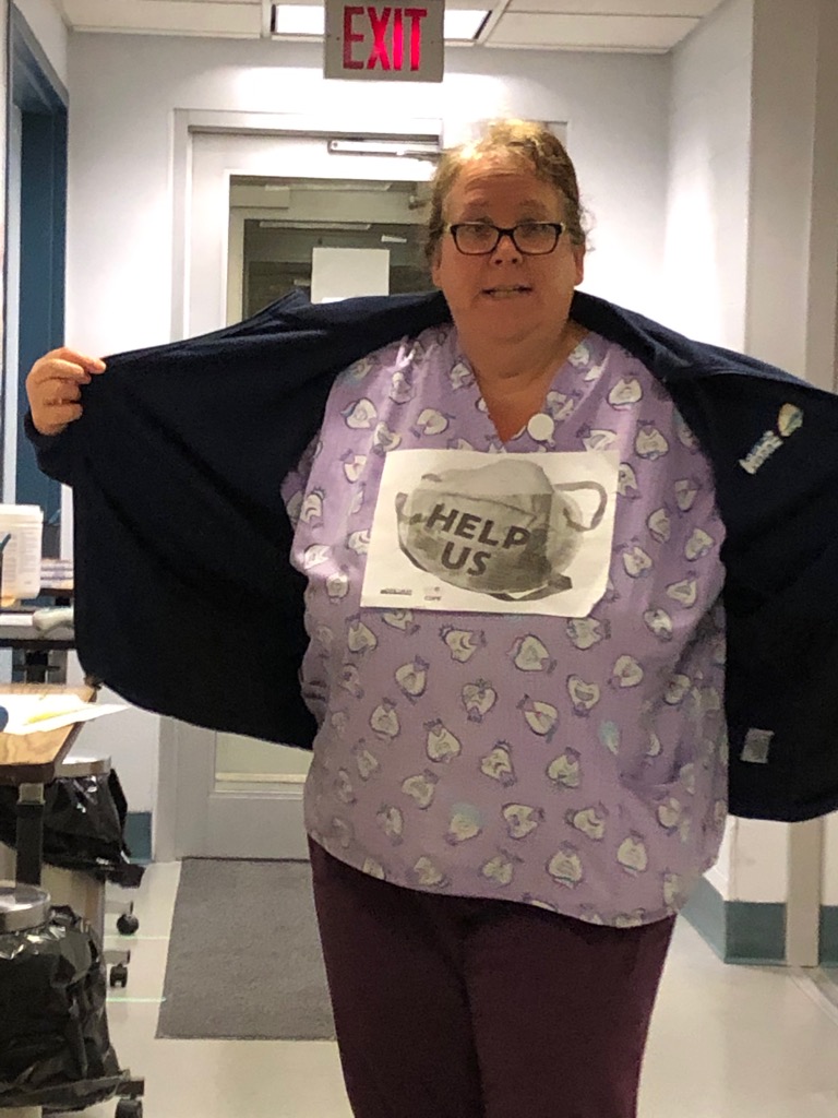 CUPEOntario's tweet photo. Members of CUPE Local 860 taking part in the day of action to raise awareness about the lack of personal protective equipment for health care workers across Ontario.

Send your MPP a message at https://t.co/Rohod8JeXC ↩️ https://t.co/4yncI2kfNA
