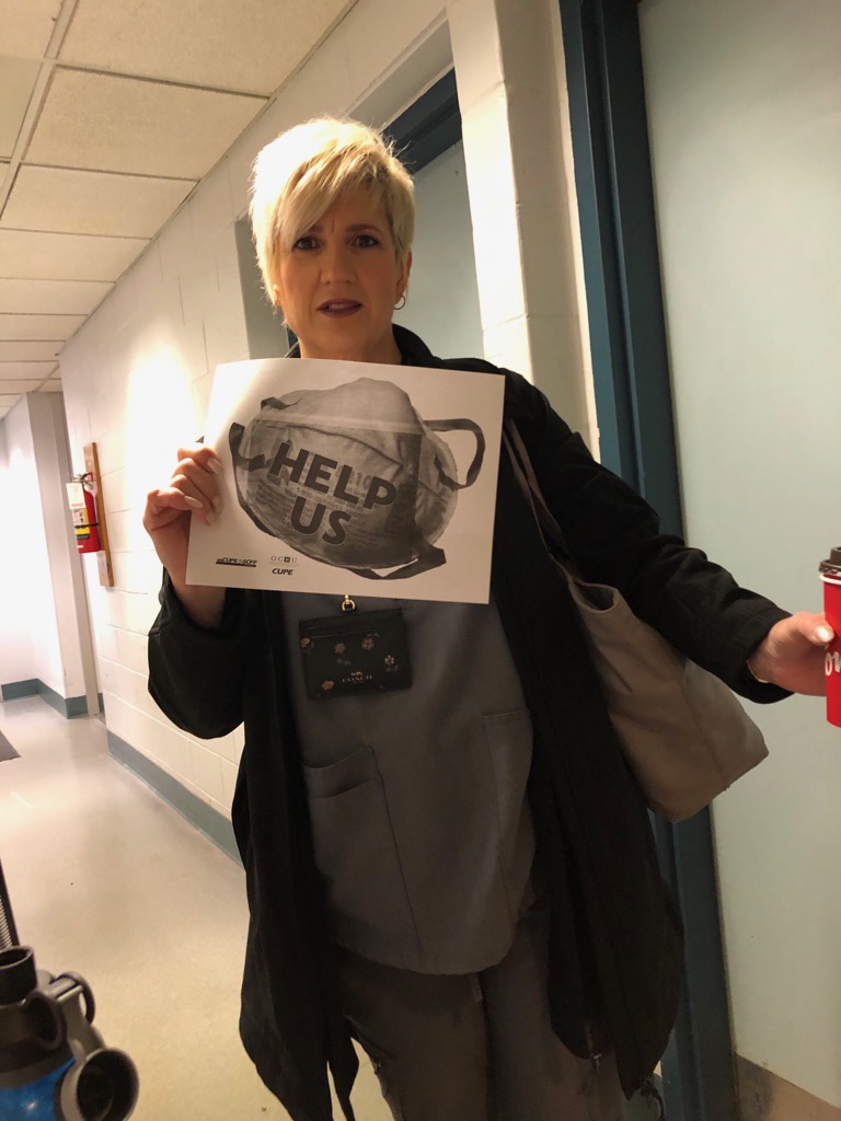 CUPEOntario's tweet photo. Members of CUPE Local 860 taking part in the day of action to raise awareness about the lack of personal protective equipment for health care workers across Ontario.

Send your MPP a message at https://t.co/Rohod8JeXC ↩️ https://t.co/4yncI2kfNA