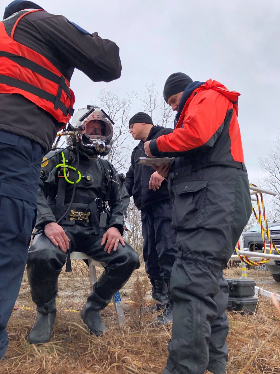Members of the Michigan State Police continue to  #DoMIpart during the  #COVID19 emergency. Here’s a look at the  #ViewFromMyOffice of the Marine Services Team preparing to search for a father and son who went missing in the Huron River.