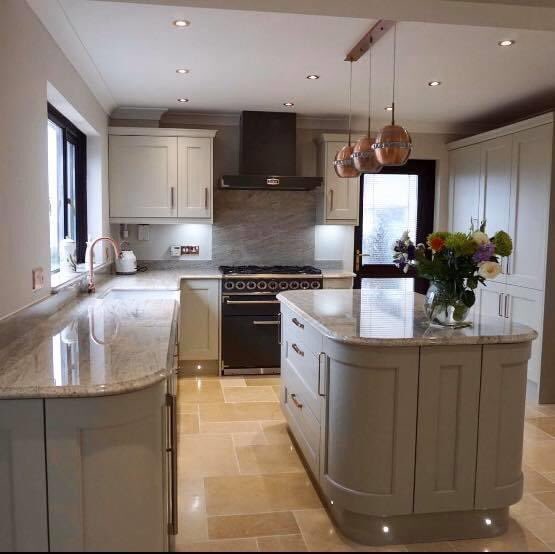 LochAnnaKitchen's tweet photo. What a gorgeous kitchen recently designed and installed by the lovely team at @PrioryLtd. This is our Georgian Mussel and Stone - available in 30 painted colours 😍
#RealKitchen #kitchens #kitchendesign #paintedkitchen #traditionalkitchen #shakerkitchen #beautiful #lochanna https://t.co/37Nfe6wTE1