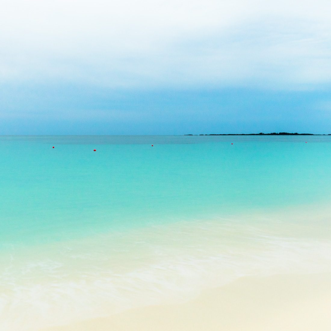 scottpapek's tweet photo. “Be alone with the sea for it is there you will find answers to questions you didn’t realize exist.” – Khang Kijarro Nguyen
#naturetherapy #selfimprovementdaily #reinventmindset #over50 #thursdaymorning #attackfear #stillclimbing https://t.co/NBAjEKBpUh