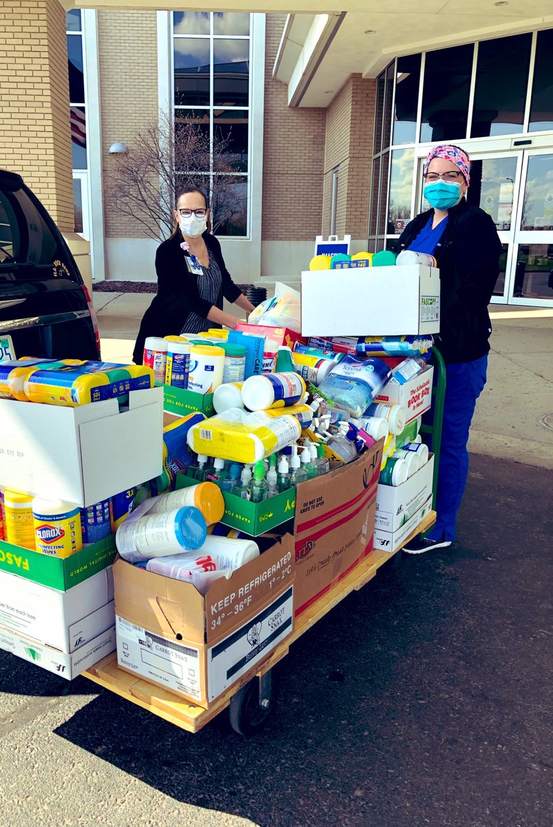 BobceanFrcs's tweet photo. Flat Rock Community Schools donated much needed supplies to Beaumont Hospital in Trenton today. #stayhomestaysafe #doingMIpart #onecommunity #warh #RamPride https://t.co/mDM9pJ2niy