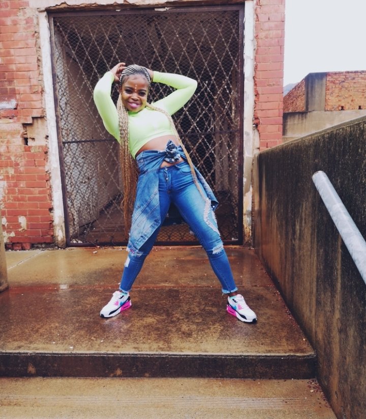 ShaveyP's tweet photo. Pantsula queen 😘 https://t.co/jxcAH3A1SV