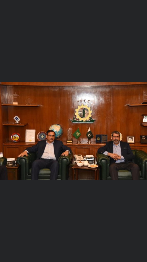 PakistanFlour's tweet photo. Chairman PFMA Asim Raza in a meeting with President FPCCI Federation of Pakistan at karachi office. https://t.co/dp0u5xl0bh