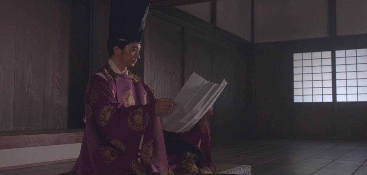 34_Liza's tweet photo. 「…公方様は武家の棟梁であり鏡なんです。しかし公方様を手元に置きおのれの権威を認めさせる道具としか考えていない武士が多い。…」
細川藤孝さまの嘆き悲しむさまに…💦
義輝さま…(´；ω；`)ｳｩｩ
#麒麟がくる 
#向井理
#眞��秀和 https://t.co/eRZ7sRmwQV