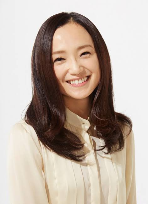 シンガポール在住のつきむち A Twitter シャリースペンペンコっていう歌手だよ 笑 シンガポール在住のつきむち A Twitter シャリースペンペンコっていう歌手だよ 笑