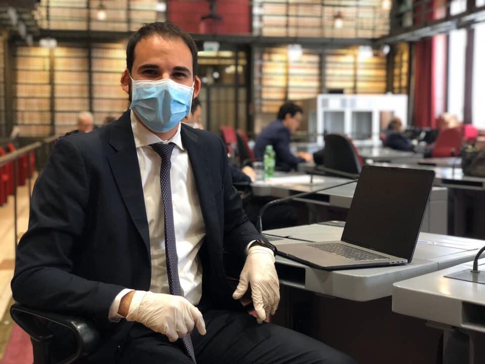 Iovino_Luigi_'s tweet photo. Sono contento di annunciarvi che nel DL Scuola il Governo abbia recepito alcune delle istanze e problematiche che ho esposto la settimana scorsa nell’interpellanza urgente. Un plauso al Ministro Manfredi che ha recepito le istanze di cui ci siamo fatti portatori!
#COVID19 https://t.co/yU16jDacEy
