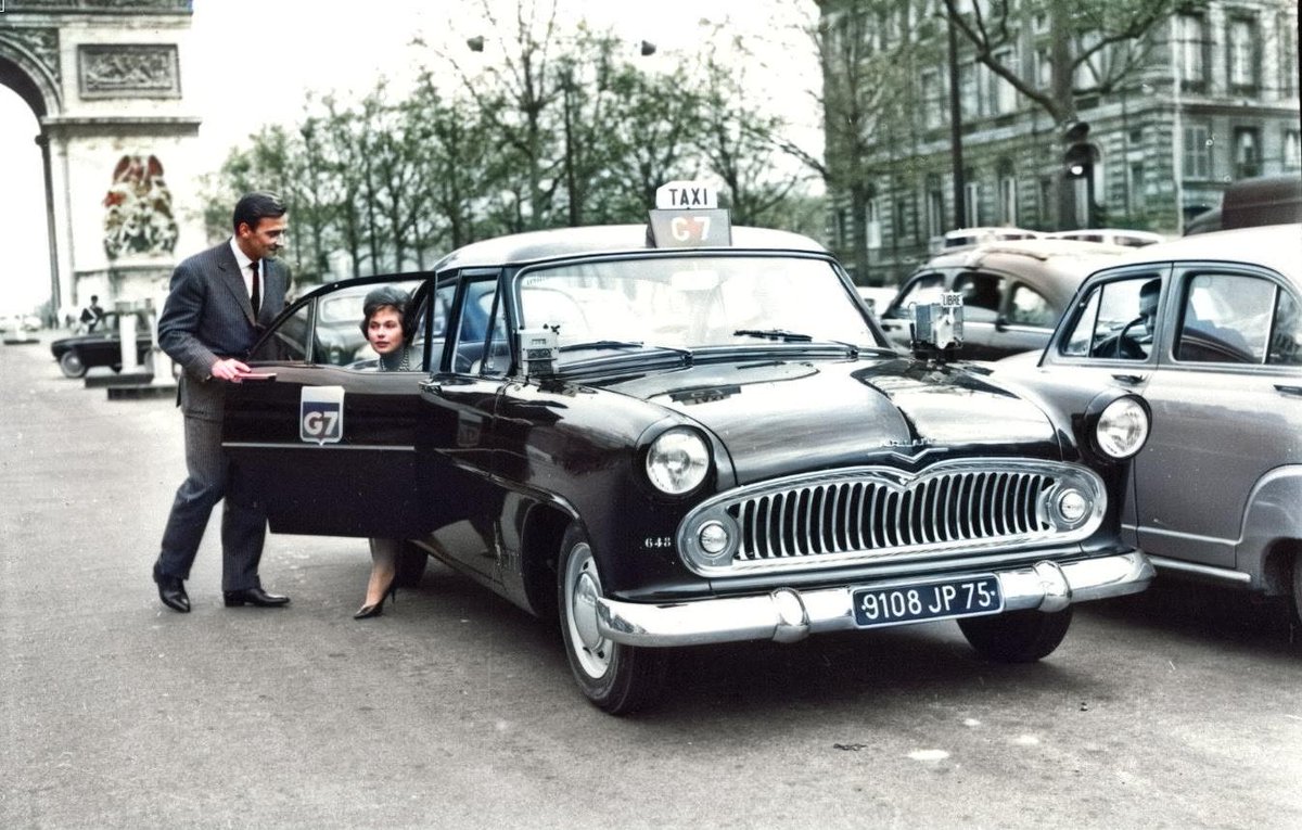 AVPCD's tweet image. Parce que sans eux il n’y aurait ni livraison, ni collecte : nous dédicaçons ces images d’archives aux conducteurs de camions, au personnel de La Poste, aux chauffeurs de taxis et aux éboueurs... (cc @TAXISG7 @GroupeLaPoste @LisaLaPoste)
#MERCI  ! 💕