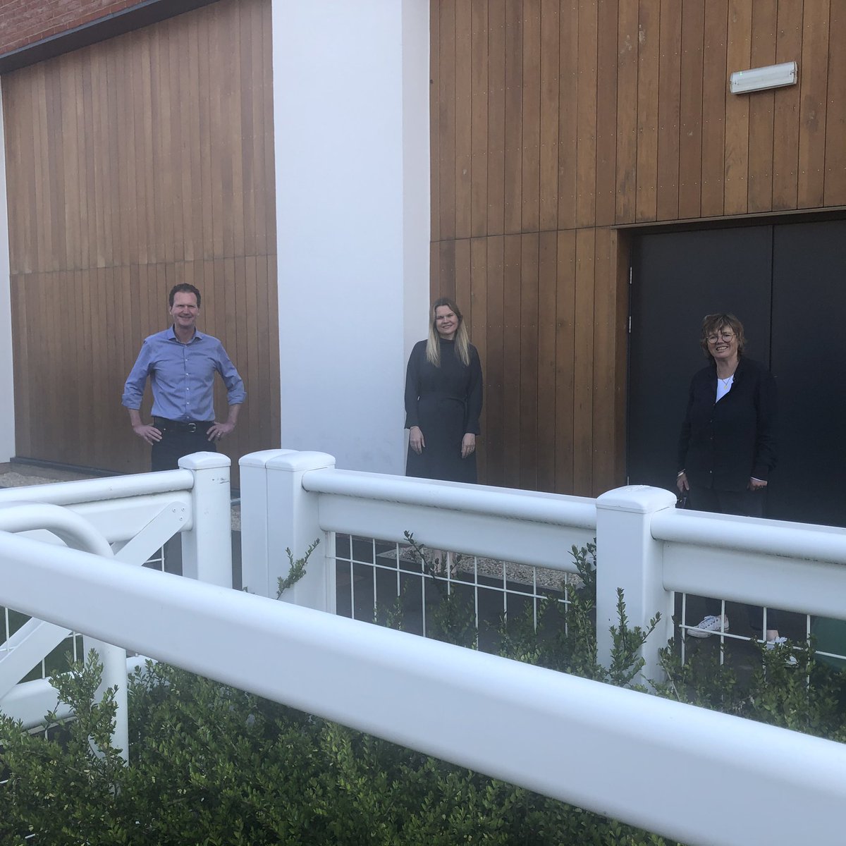 Laura__Farris's tweet photo. .@NewburyRacing has come up trumps for us. By opening its kitchens  to the wonderful @Fairclosecentre - they’ve been able to triple their meal deliveries to West Berkshire’s elderly with an army of volunteers to help. A true community effort 💕 https://t.co/Ao215iGuc2