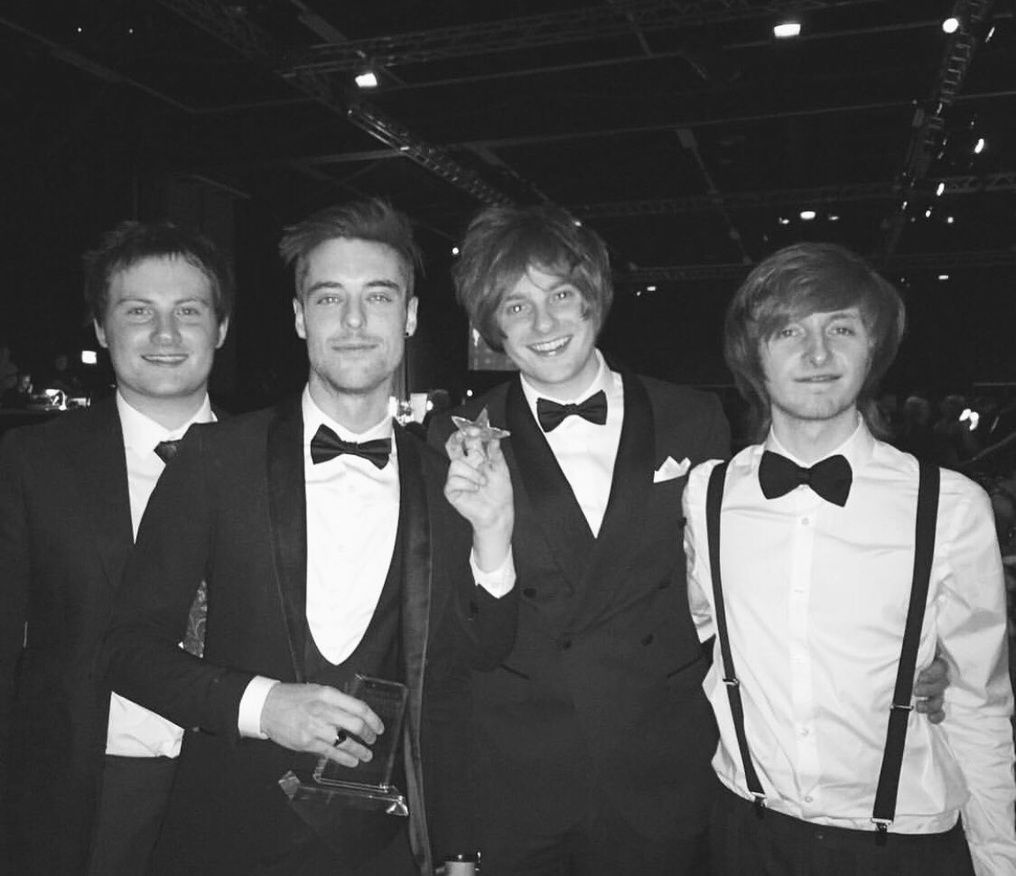 C a p o l l o s tweet media