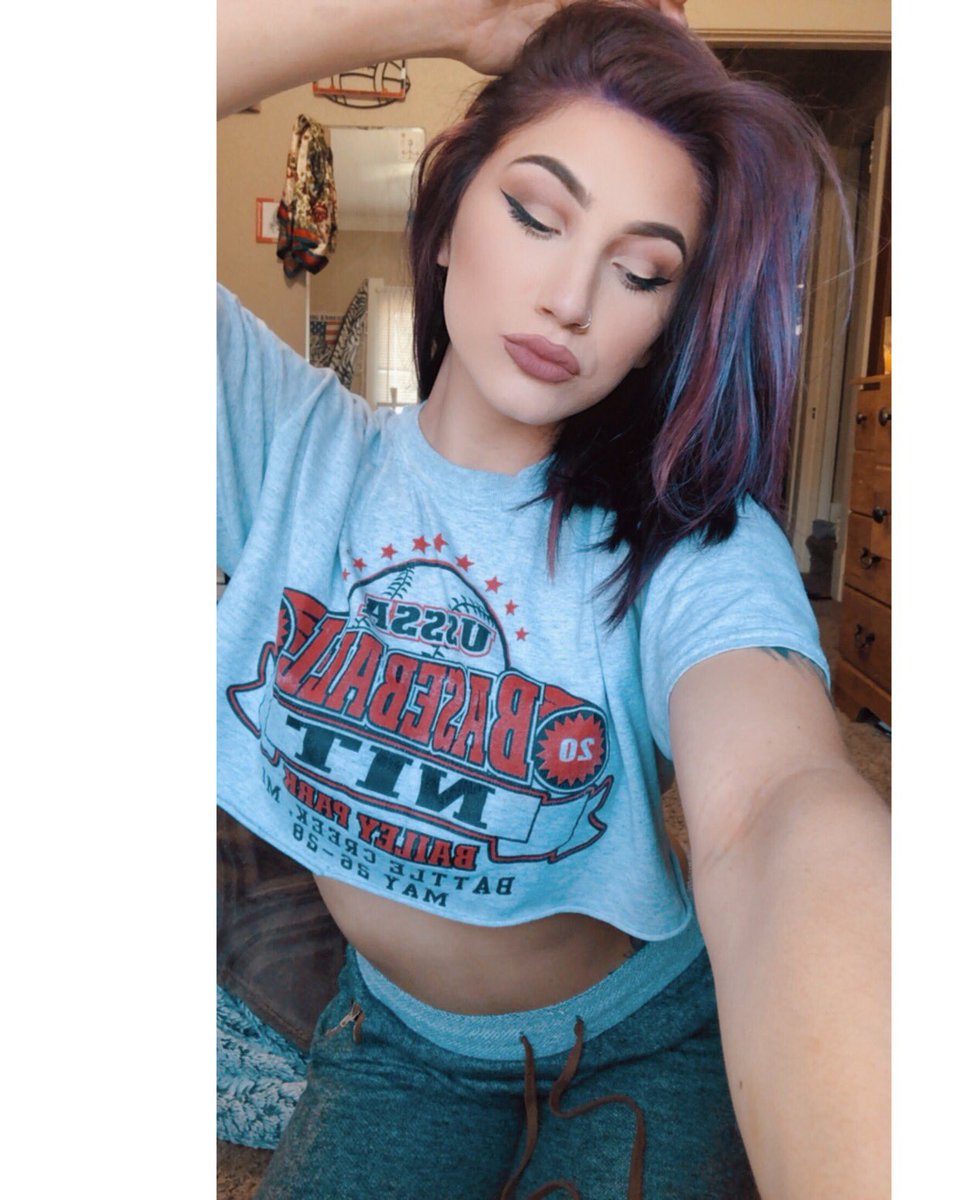 target_care's tweet photo. look from my IG Live yesterday !
•
•
going to work on getting it up on my IGTV today 😊
•
•
•
#elfcosmetics #nwohio #toledohio #wetnwildbeauty #colourpopcosmetics #beautybloggers #makeup #quarantinemakeup #fyp #contentcreator #colorfulhair #toledorockets @ Sylvania, Ohio https://t.co/pRhFRsmaBJ