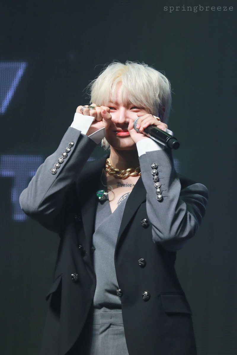 springbreeze_vt's tweet photo. 191104
그리운밤 쇼케이스

이제 하다하다 쇼케이스까지 거슬러 올라가..
콜호나 너 언제 사라지니😭

#빅톤 #VICTON #도한세 #한세 #돤세
#세세 #도요정 #도엘프 https://t.co/glfROuP7R6