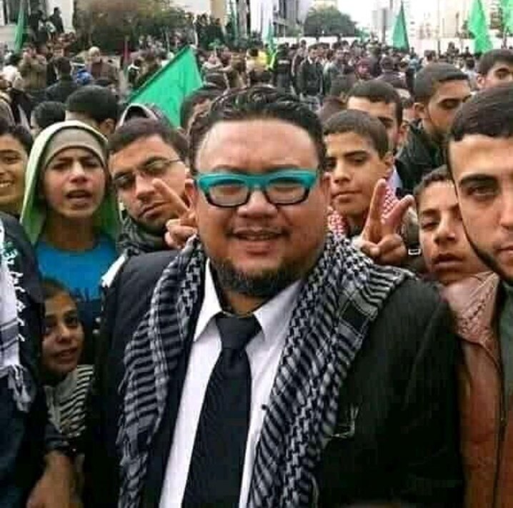 #kamisambyar 
Rasa durian belanda :"Tak da rasa durian tapi tak pe. Tak da bau durian tapi tak pe"