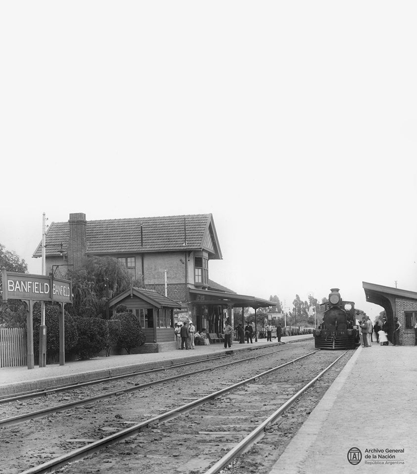 jatustein's tweet photo. Estación Banfield, FGR, 1905.
#Banfield #ProvinciadeBuenosAires #c1900 #foto https://t.co/zKVX6sQvkB
