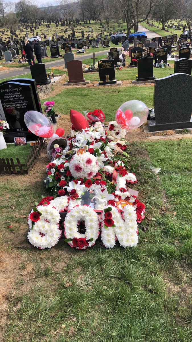 A talented r&b singer who became one of the most adored figures in pop music even before her tragic death in 2001 in a plane crash. Aaliyah's Grave Site . Aaliyah Boreland Aaliyahborelan2 Twitter