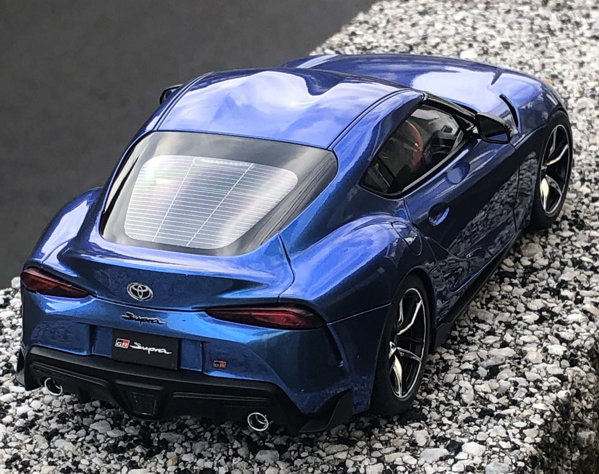 スポーツカー クリスタル車 スポーツカー写真館】Vol.027 ゼノス E10は純度100%のライト