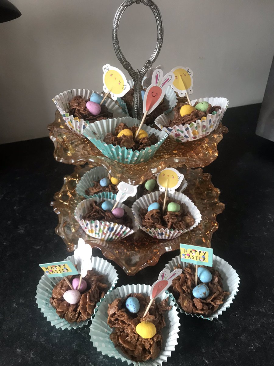 ClareRidley1's tweet photo. Baking morning with @asda ingredients #cornflakecakes #cornflaketart #rhubarbcrumble #homegrownrhubarb #HappyEaster2020 #ASDA #nhs #teamtrauma #nurse #dayoff https://t.co/aNGK7Mq8qu