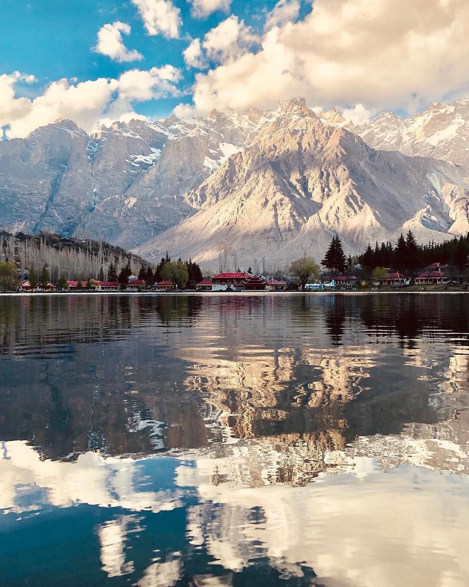 Now Skardu in the northSkardu is a city in Gilgit-Baltistan region of Pakistan.Skardu is located at the confluence of the Indus and Shigar Rivers at a elevation of nearly 2,500mSkardu serve as a important gateway to the eight-thousanders of the nearby Karakoram Mountain range