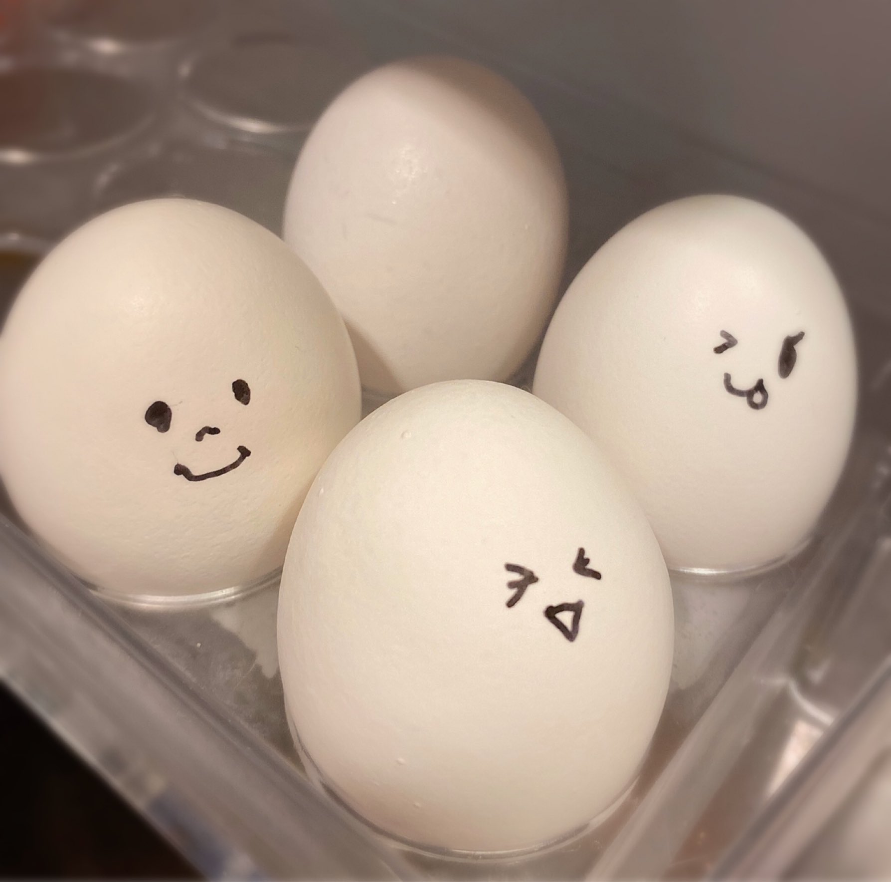 寺崎裕香 ゆで卵と生卵分けるために 顔書いた なんか可愛い 食べられない 笑 T Co 1qjterwrr4 Twitter