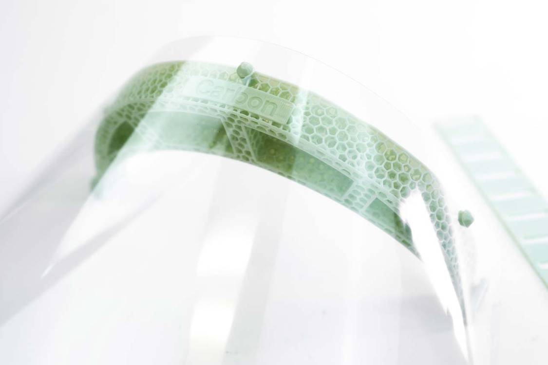 MarketeerTH's tweet photo. #Adidas นำวัสดุที่ใช้ทำพื้นรองเท้าที่ใช้ผลิต #Midsole แบบ 4D มาทำเป็น #FaceShield ให้บุคลากรทางการแพทย์ โดย Face Shield จาก Adidas นี้จะผลิตออกมาราว 18,000 ชิ้นต่อสัปดาห์
ที่มา : Adidas
#MarketeerOnline #Covid19 https://t.co/ntB5jRqOSw