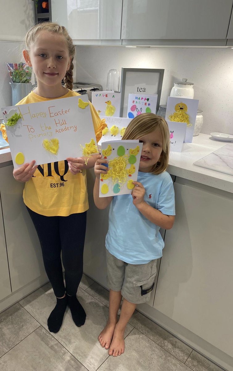 Busy craft morning with Lexie &amp; Jude doing our Easter cards @ poster for everyone <a href="/AstreaTheHill/">The Hill Primary</a> 🐣🥕🐰😁🍫 xx