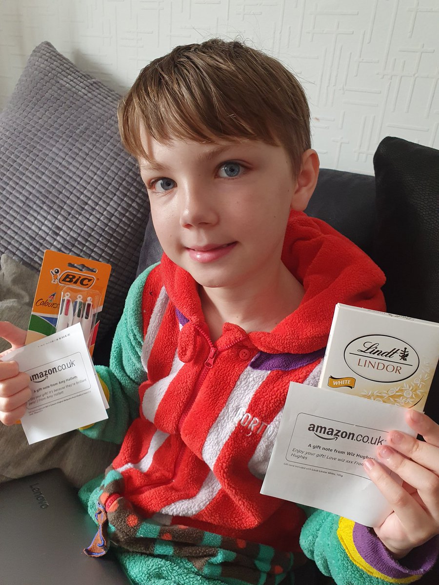 lisadunnill's tweet photo. Bic and @LindtUK making a mum and son very happy thanks to the kindness of strangers who gifted these from the @UkActs group. Mum is off to eat chocolate https://t.co/N0dmyWbXJi