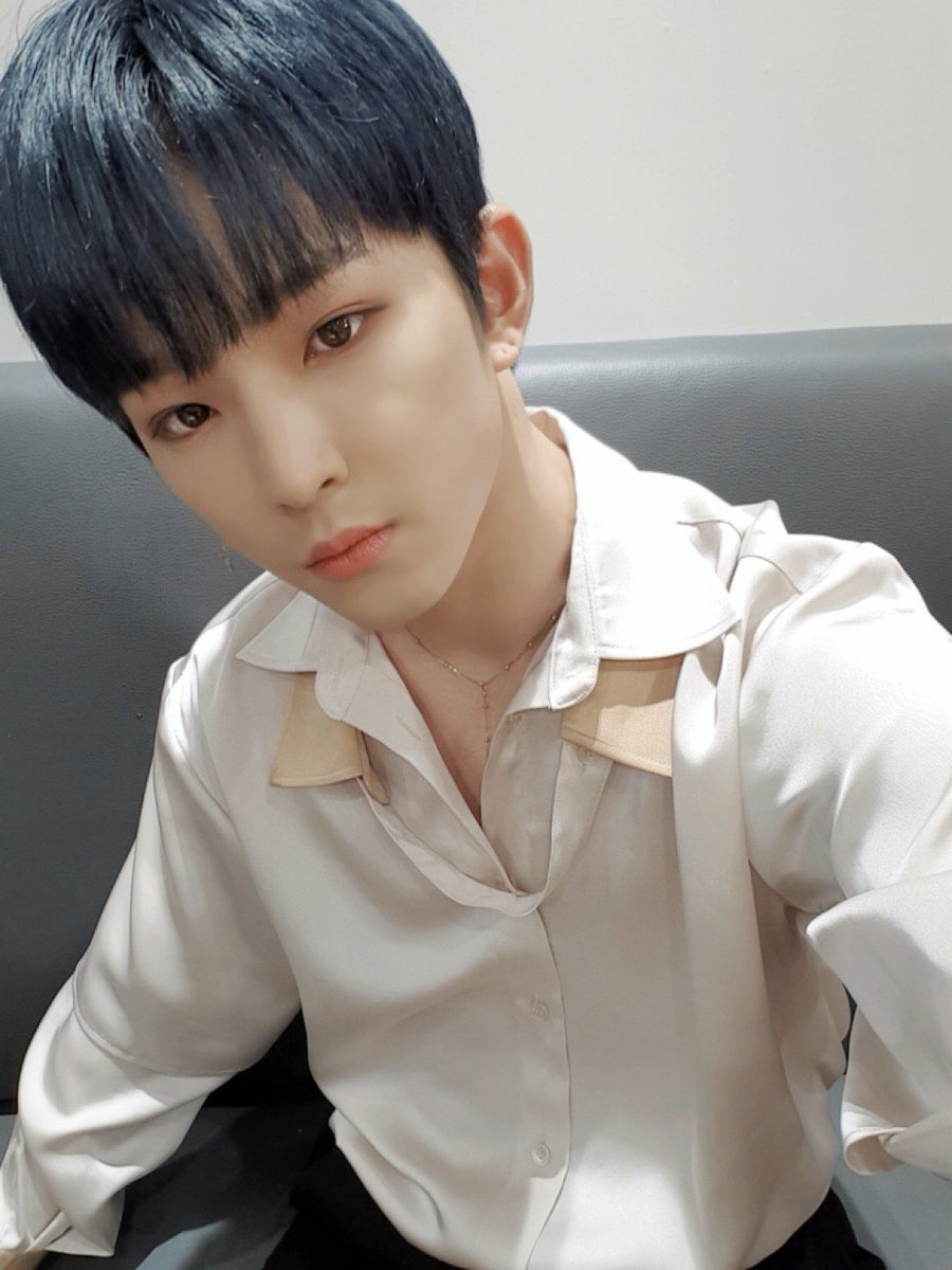 official_ONEUS's tweet photo. [#이도]
쉽게 쓰여진 노래의 어려운 무대를 마치고..!! https://t.co/fly3MZdZJ4