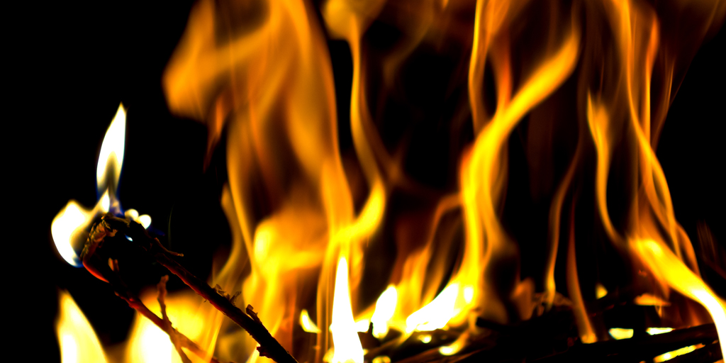 WestBerkshire's tweet photo. We have also noticed more residents are lighting bonfires during this time.  A lot of people at home are vulnerable and any one of your neighbours might have respiratory issues or even be fighting Covid-19 

More info here: https://t.co/9xgwhtJwOw.
 
#notobonfires #stayhome https://t.co/OiOcU7YuzZ