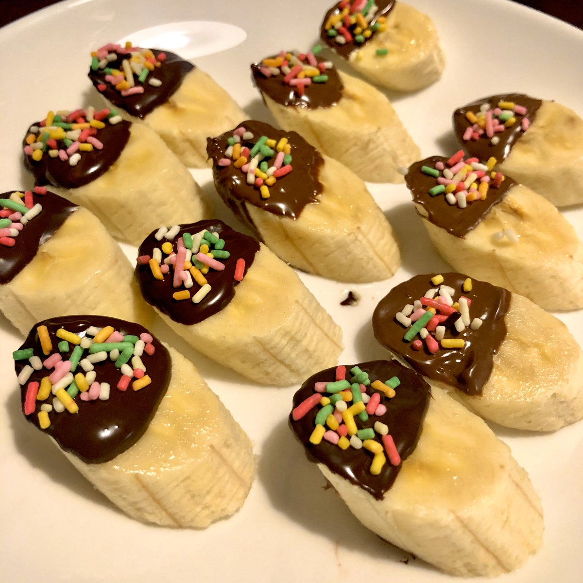 まゆ アヴェンタドール 隙間時間で スミフルさんのバナナと 乳酸菌ショコラでバナナチョコ作った 映える盛り付けできなくてすみません O Gacktが食べる唯一のチョコレート 乳酸菌ショコラ 完熟王ゴールドプレミアム スミフル