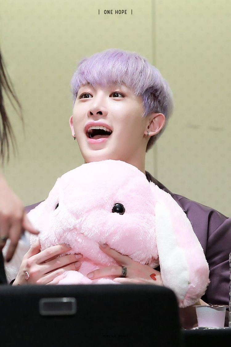 n0s3z1m0's tweet photo. 今日木曜日~🐰
ウォノちゃんday~🐰
かわいいよ~愛しのウォノ🐰
#RememberWhenWonho
@OfficialMonstaX https://t.co/A75gHjZZBg