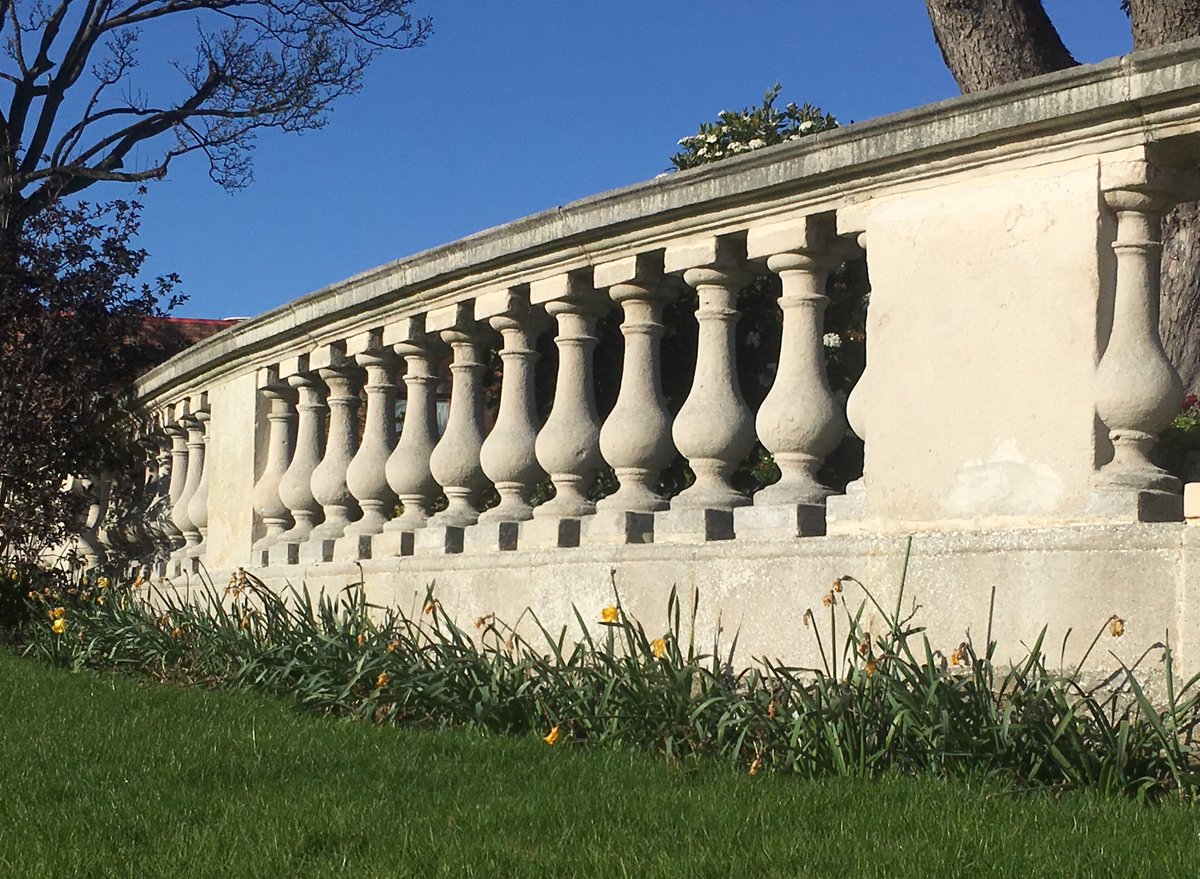 Many Dubliners know the original keystones of Carlisle (O'Connell) Bridge were re-erected on Sir John Rogerson's Quay, but INCREDIBLY almost the entire original balustrade survives at Clonturk House, Ormond Road, Drumcondra. Go and marvel (within 2km...) at its 1790s silhouette.