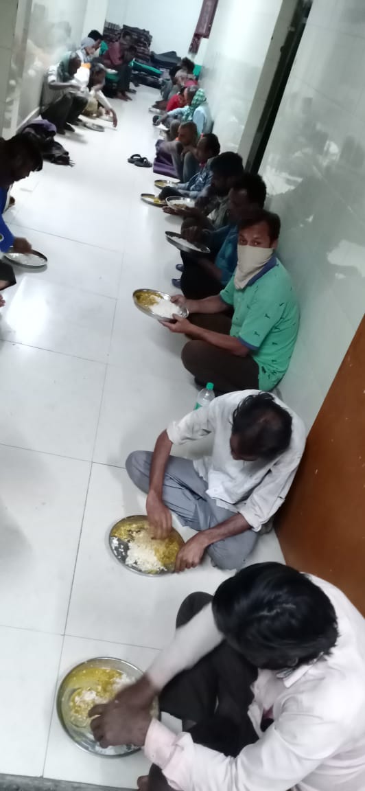 jamghathomes's tweet photo. #COVID19 Cooked Food Distribution

800 meals distributed daily by Melting Pot Food- Cafe Lota DUSIB

Shelter homes of Chatarpur, Vasant Vihar, Bhikaji Kama Place and Munirka &amp; Daily wagers at Fatehpuri

#COVIDINDIA19 

https://t.co/NtwbcRpeQ7 

https://t.co/HPvDKofEa8 https://t.co/T5MLrtbSCL