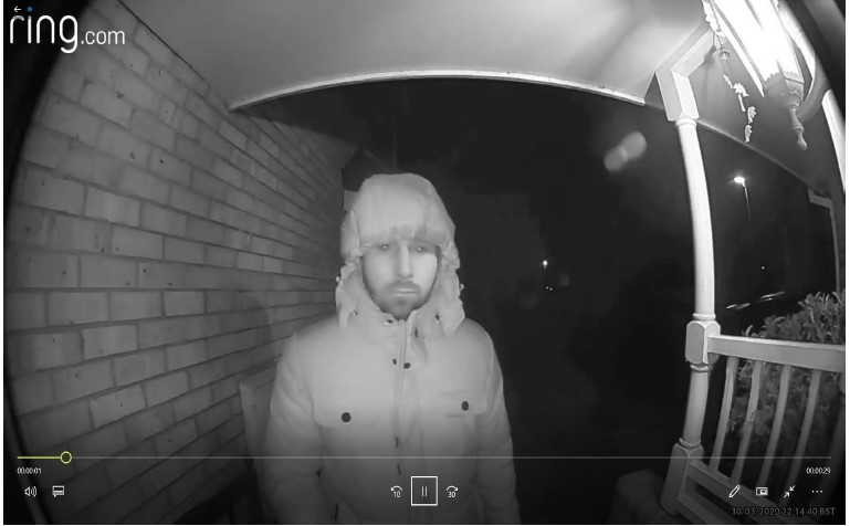 SouthCambsCops's tweet photo. We’ve released CCTV of a man we'd like to speak to in connection with two suspicious incidents in Waterbeach last month.
Late a night a man walked to the front door of two homes in Vicarage Close, stood there for a while looking around before leaving.
https://t.co/i9Q75TEff7 https://t.co/XL8CoV6dHa