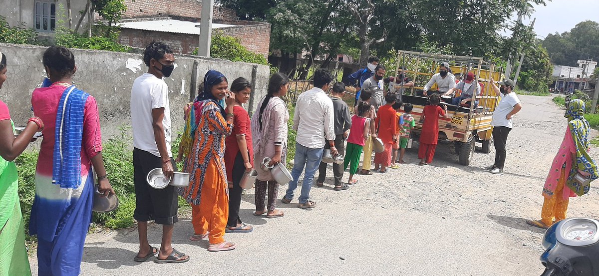 SambyalInder's tweet photo. #FeedTheNeedy
#IndiaFightsCoronavirus
#LockdownDay16
@vivekagnihotri
@Tarunvijay
@RavinderBJPJK
@AshokKoul59 https://t.co/gMT86yQFzz