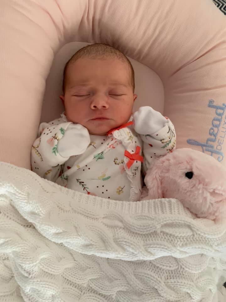 KarenFi51820768's tweet photo. My #Twitter friends the best news ever I am now a very proud Grandma to my first grandchild Hallie Valentina born 9.01pm on 8th April 2020 weighing a bonny 8lb 7oz my heart is bursting with ❤️ even though we could only peak through the window cuddles on hold until #covidー19uk https://t.co/IIR7Cxo1zy