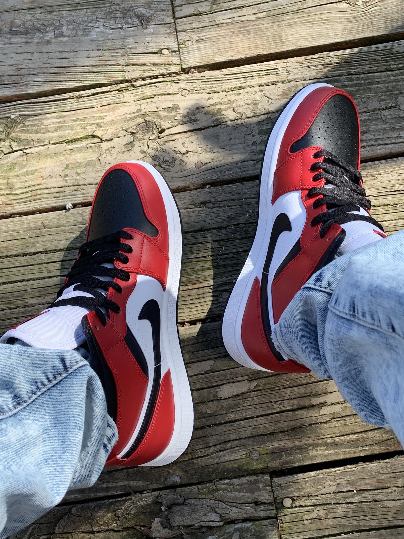 Jordan 1 best sale black toe 2020