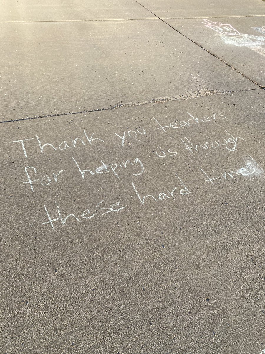 AlyssaTrow's tweet photo. KMMS staff loves the warm welcome into our school building this morning! Thank you to our chalk drawers!! #KoMetExcellence @J_Wyttenbach @KMMS_Larsen https://t.co/aLWNRRKwaR