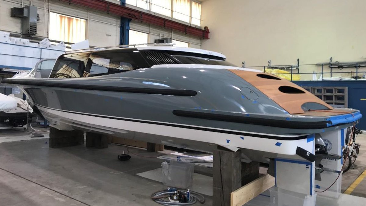 SYTenders's tweet photo. Tesoro 38 chase tender and Vikal Limo tender are just a couple of new and pre owned boats we currently have exclusively available for sale. To see all the latest yacht tender listings please visit @superyachttenders #luxury #yacht #tenders https://t.co/fxhDOsYR1e