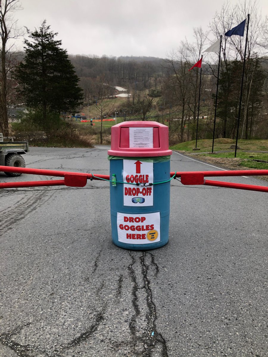 Shawnee is now a Goggles for Docs drop off location! Donate your goggles to those saving lives every day. Click on the link for more info ski.com/blog/calling-a…