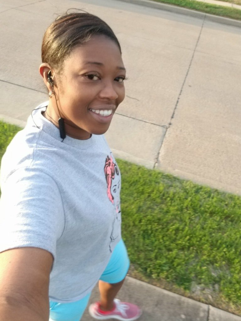 OWHolmesTigers's tweet photo. Tiger Nation 🧡🐯🖤#DallasCheckIn Challenge Ms.Berry #staying active! 🏃🏾♀️@The Model_8 @DISD_Libraries @dallasschools @maxielpastor @lewblack https://t.co/osOIlO31jn