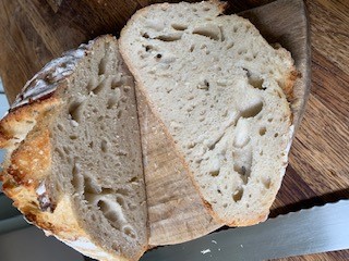 thekitchenfront's tweet image. Sourdough snippets
Pop an elastic band around your starter jar level with the starter. See how much activity there is.